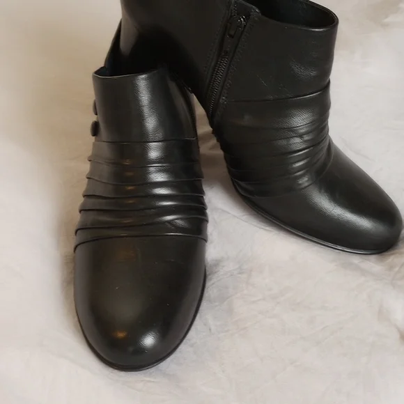 Nurture Heels - Picture 4 of 9